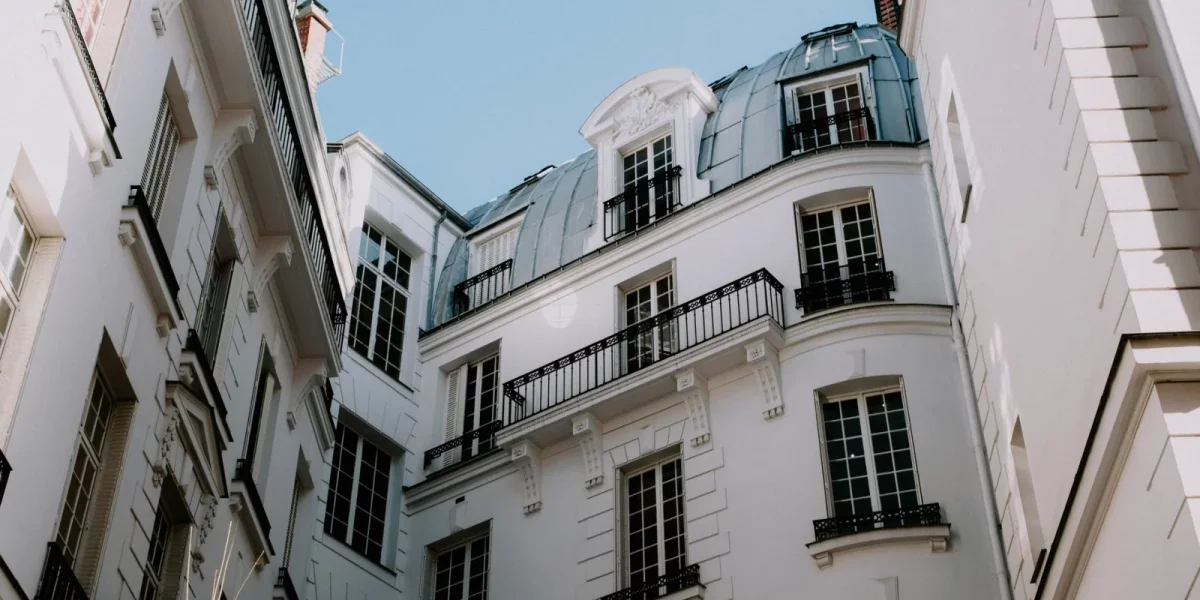 Bail emphytéotique : définition, durée, prix et fiscalité 2026 — bail emphytéotique