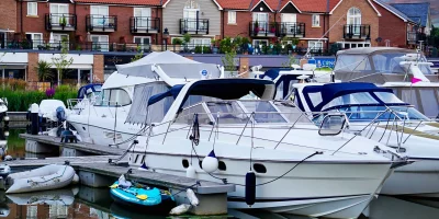 Bateau de trottoir : prix, demande en mairie et stationnement — bateau trottoir