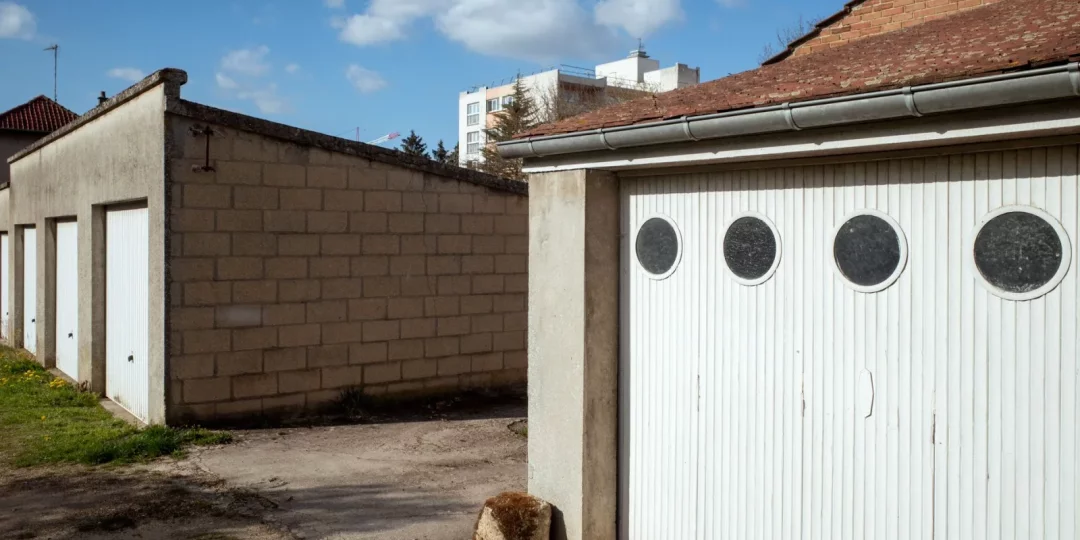 Vendre un garage entre particuliers : prix, frais, étapes (2026) — vente garage particulier