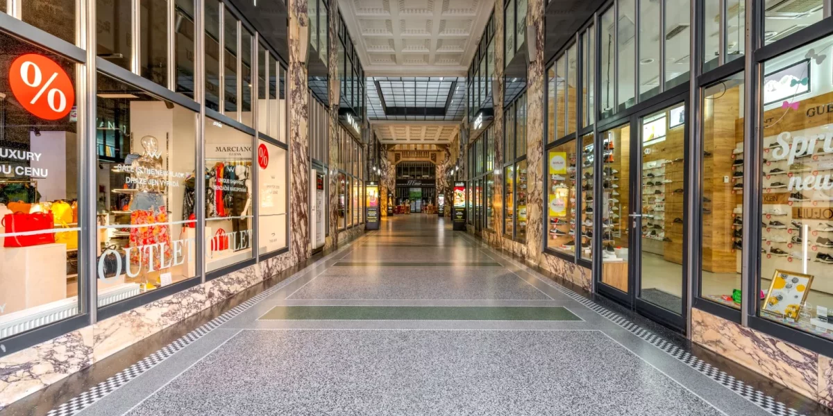 Vente de murs commerciaux occupés : prix, rendement, procédure (2026) — vente murs commerciaux occupés