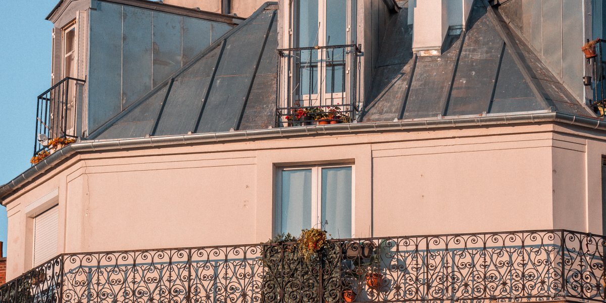 Façade d’un immeuble à Lille – illustration d'une affaire de location Airbnb illégale et de la sanction infligée